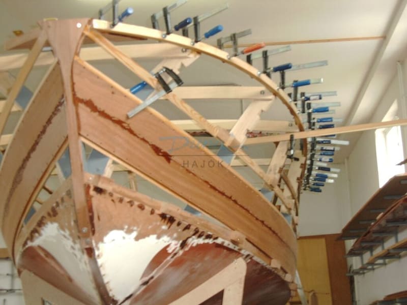 Duna-Enterior-Asztalos-es-Hajoepito-uzem-Boesch-640-De-Luxe-referencia-005