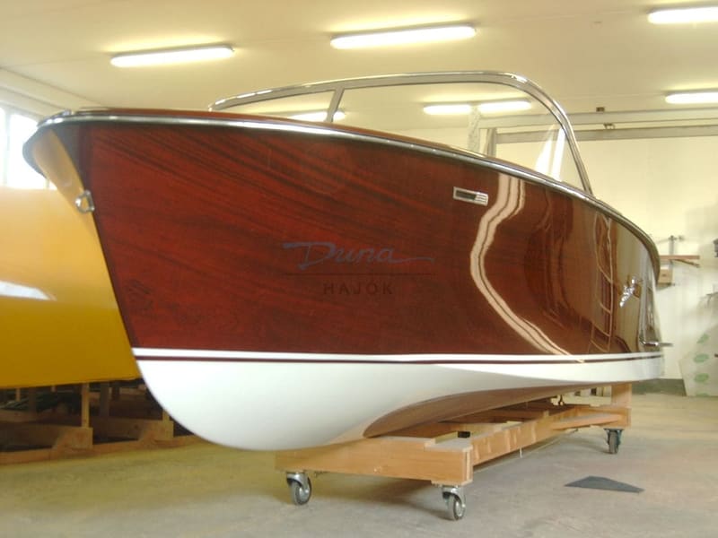 Boesch 640 De Luxe