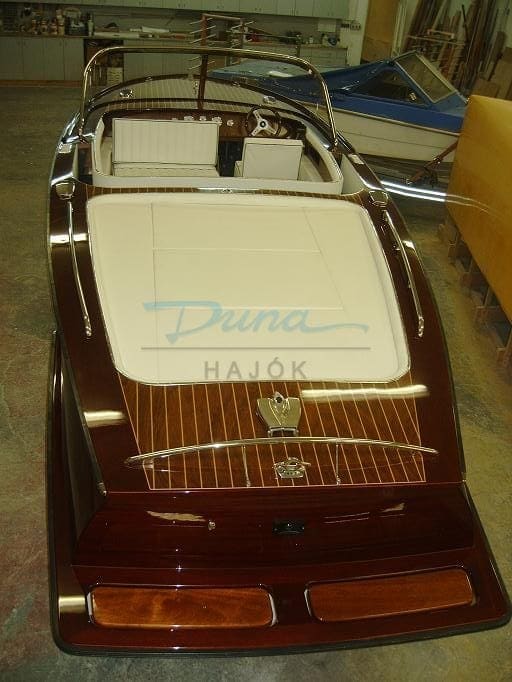 Duna-Enterior-Asztalos-es-Hajoepito-uzem-Boesch-640-De-Luxe-referencia-019