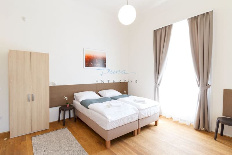 Duna-Enterior-Asztalos-es-Hajoepito-uzem-Domus-Pellegrini-Apartman-referencia-003