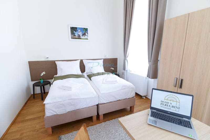 Duna-Enterior-Asztalos-es-Hajoepito-uzem-Domus-Pellegrini-Apartman-referencia-004