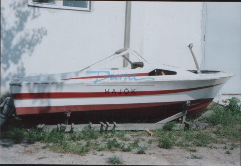 Duna-Enterior-Asztalos-es-Hajoepito-uzem-Volvo-Penta-motorcsonak-referencia-001