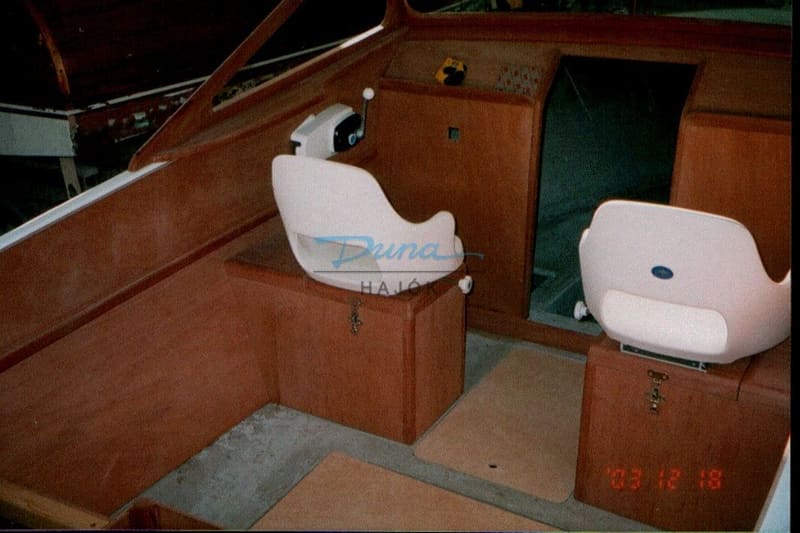 Duna-Enterior-Asztalos-es-Hajoepito-uzem-Volvo-Penta-motorcsonak-referencia-003